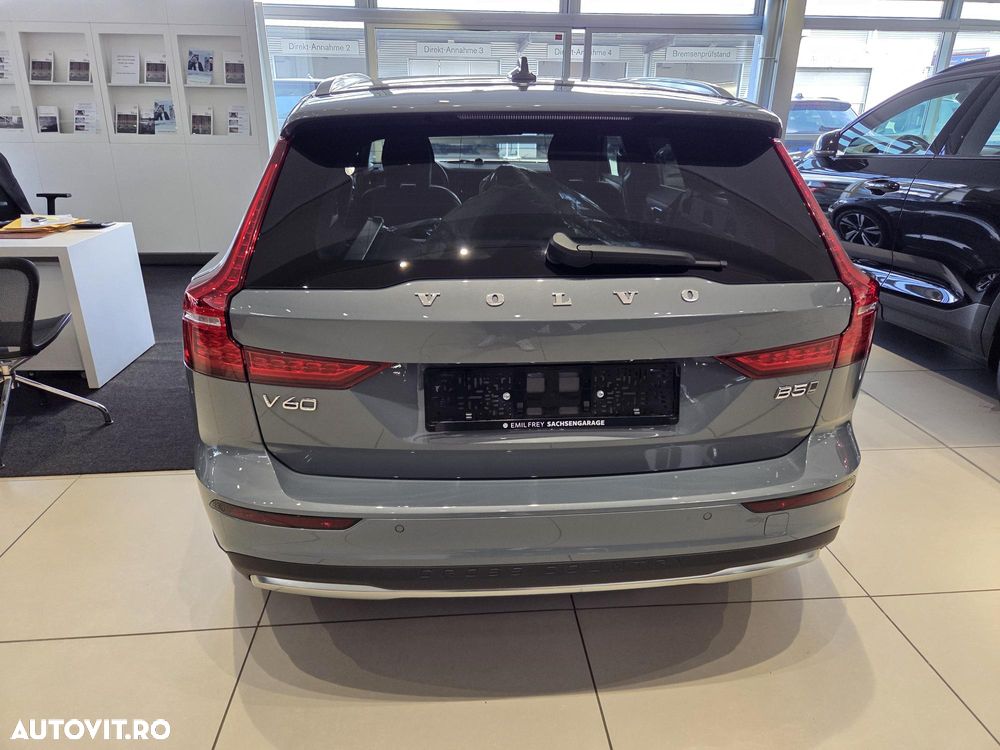 Volvo V60 B5 MHEV AT AWD Ultimate Bright - 3