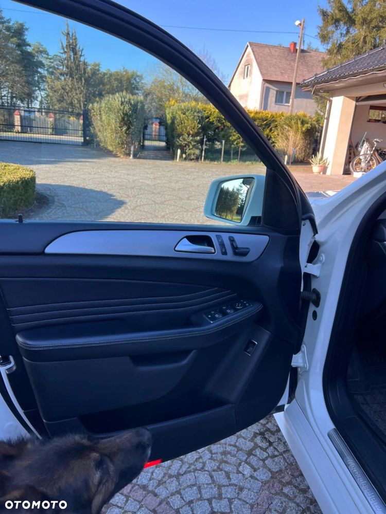 Mercedes-Benz ML - 14