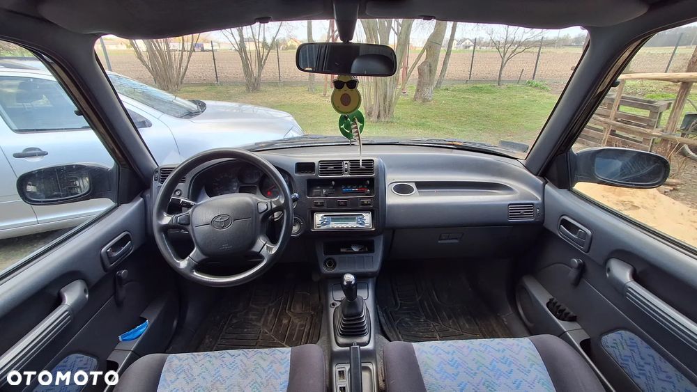 Toyota RAV4 2.0 - 11