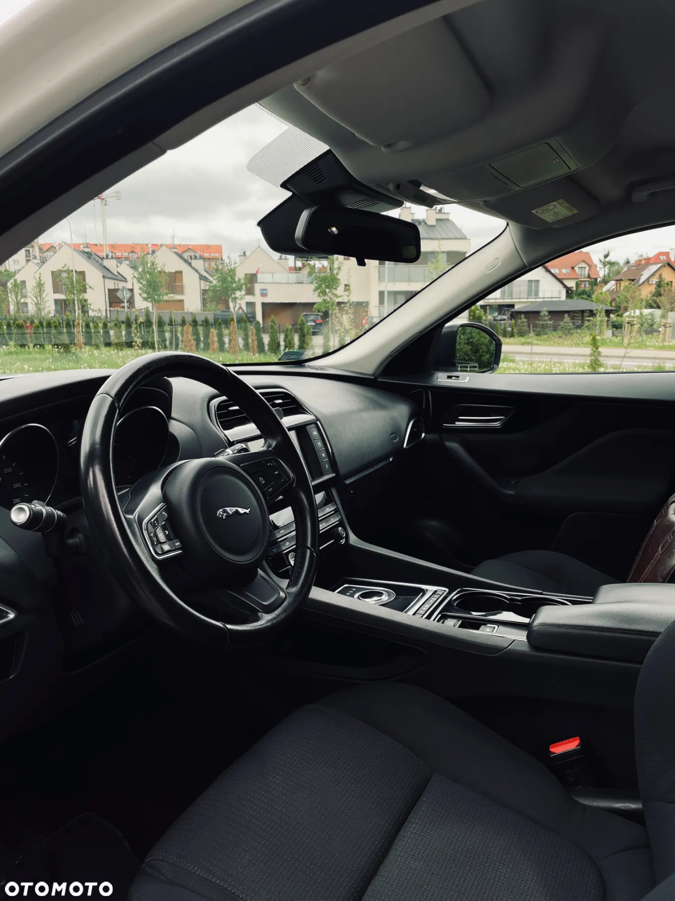 Jaguar F-Pace - 10