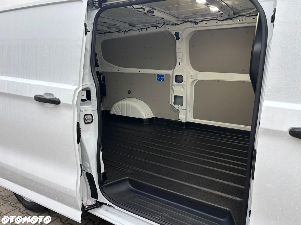 Ford E-Transit Custom 218KM A1 RWD VAN TREND - 13