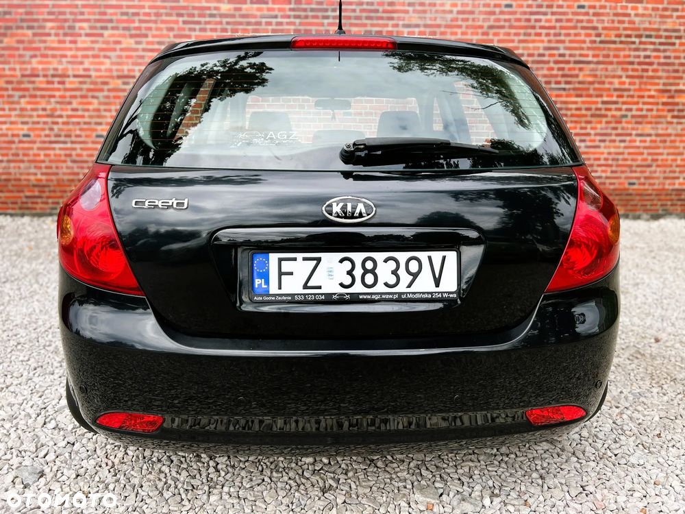 Kia Ceed - 31