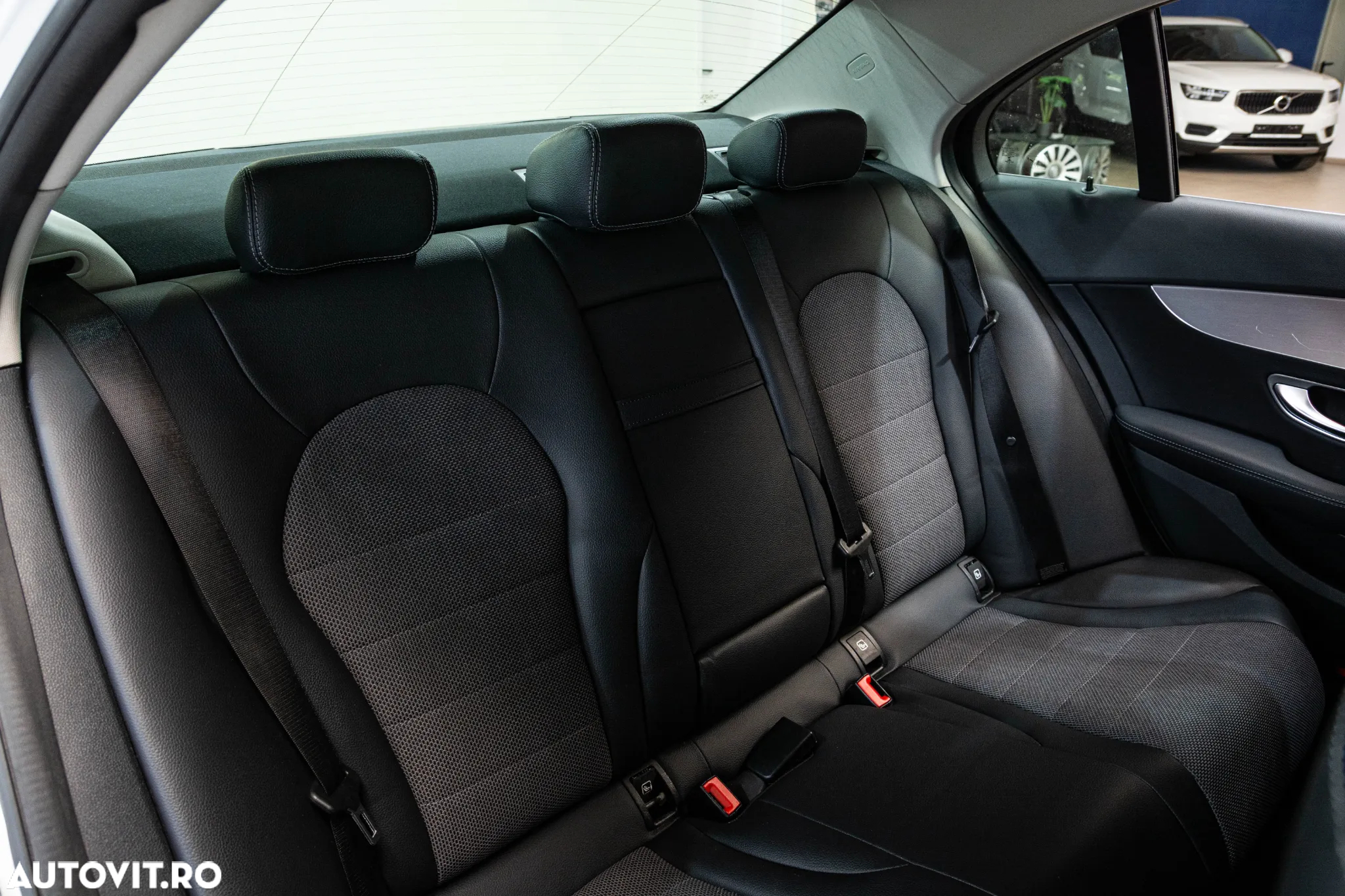 Mercedes-Benz C 220 d 4Matic 9G-TRONIC Avantgarde - 28