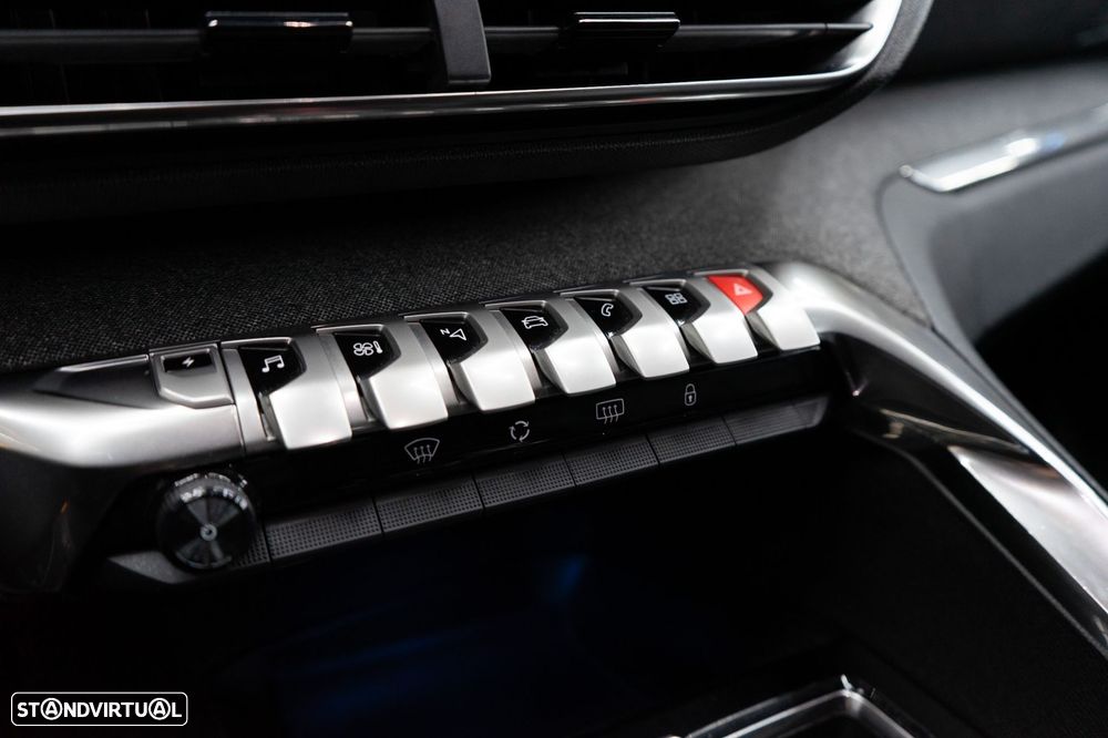 Peugeot 3008 1.6 Hybrid Allure Pack e-EAT8 - 32