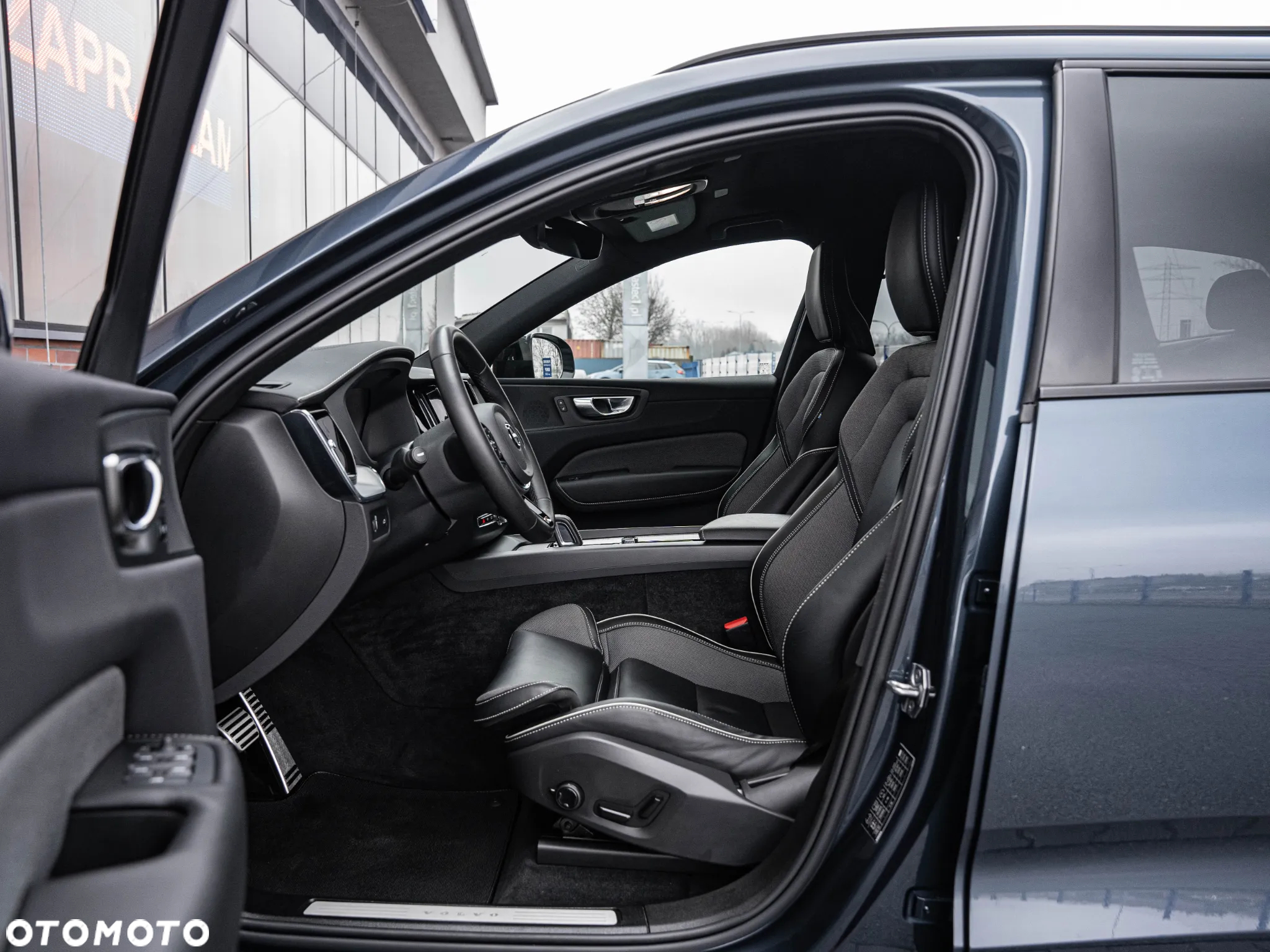Volvo XC 60 B4 B Plus Dark - 22