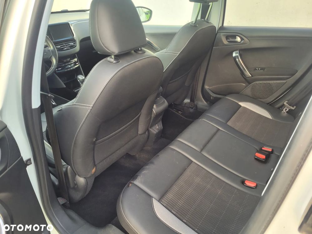 Peugeot 2008 - 4