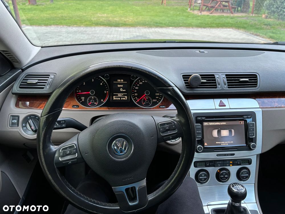 Volkswagen Passat 2.0 TDI DPF Highline - 10