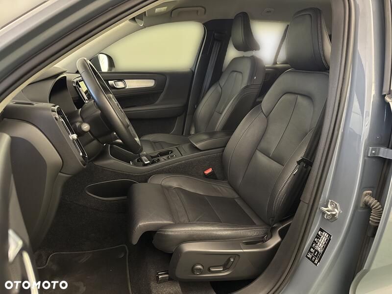 Volvo XC 40 T3 Momentum - 11
