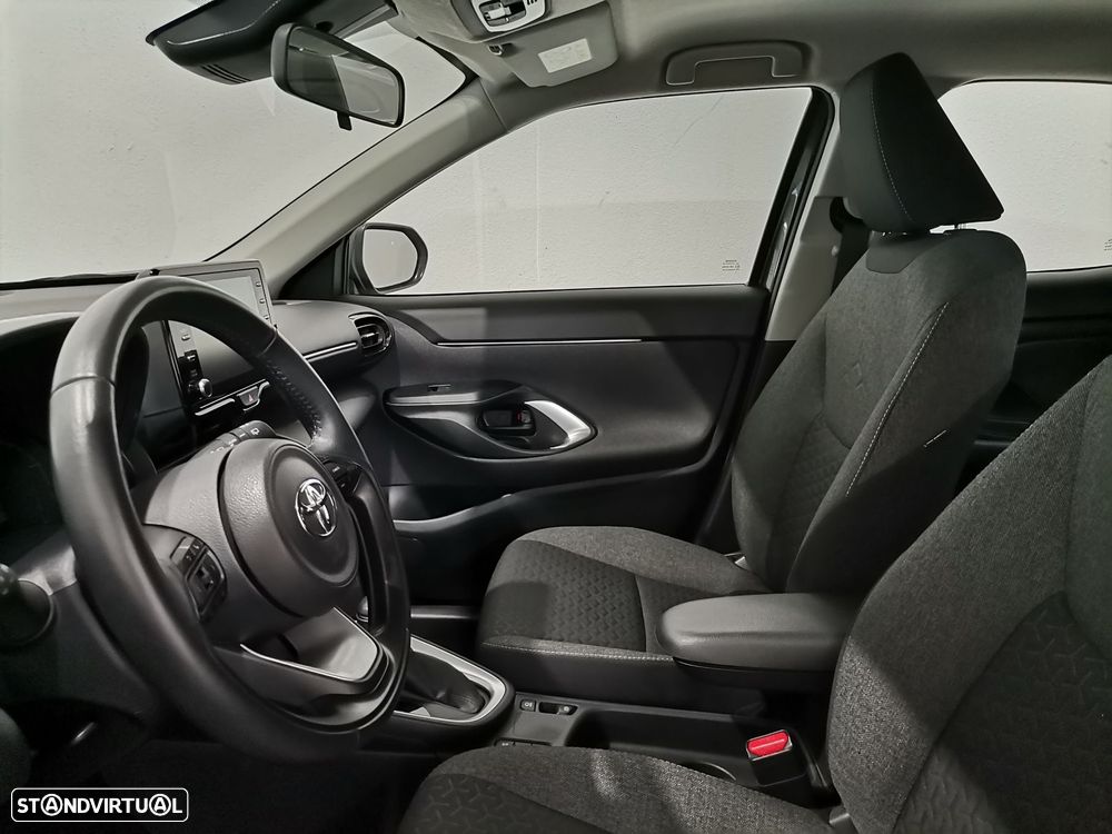 Toyota Yaris Cross 1.5 HDF Comfort Plus - 13