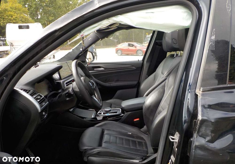 BMW iX3 - 23