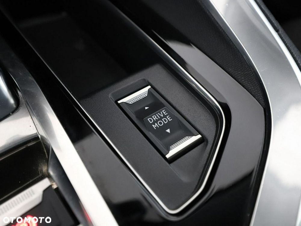 Peugeot 5008 1.2 PureTech Active Pack S&S EAT8 - 31