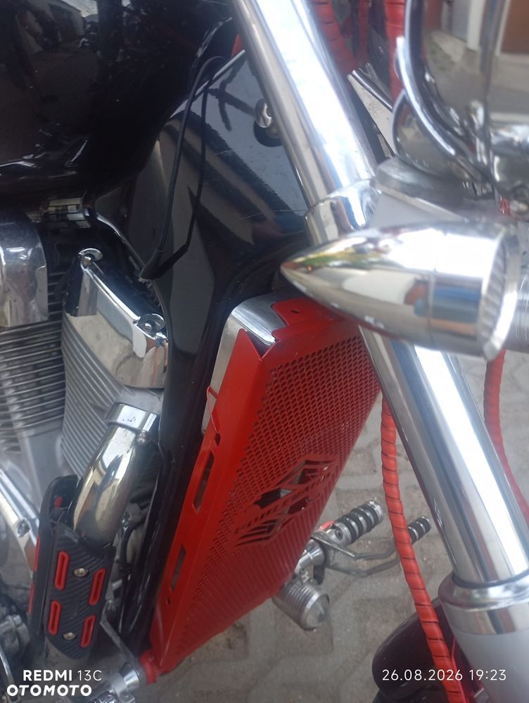 Suzuki Intruder - 4