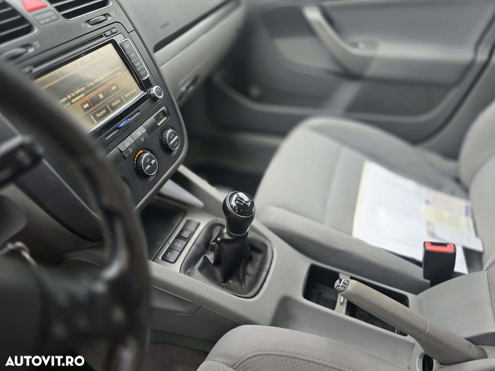 Volkswagen Golf 2.0 FSI Sportline - 2