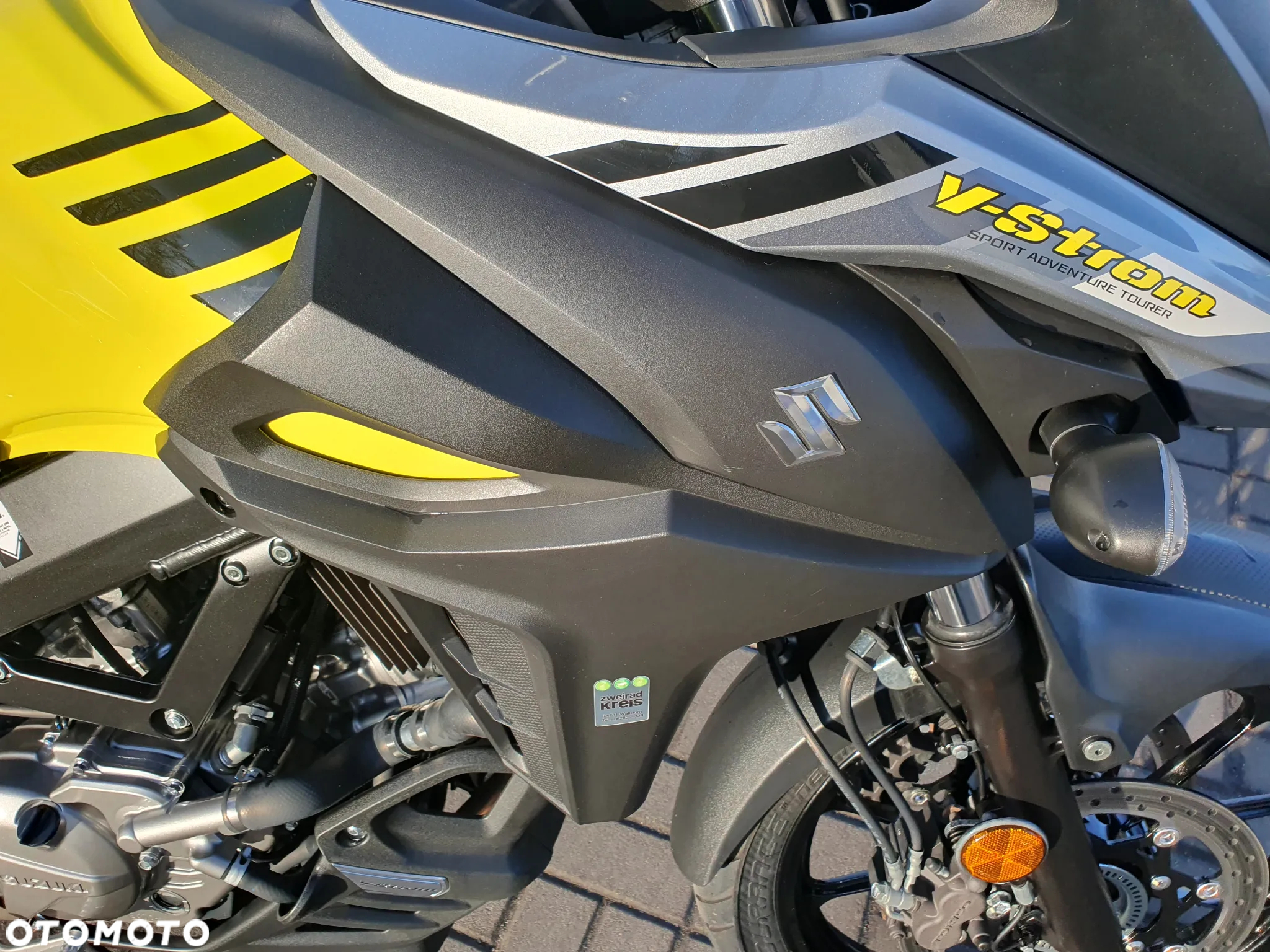 Suzuki V-STROM - 15