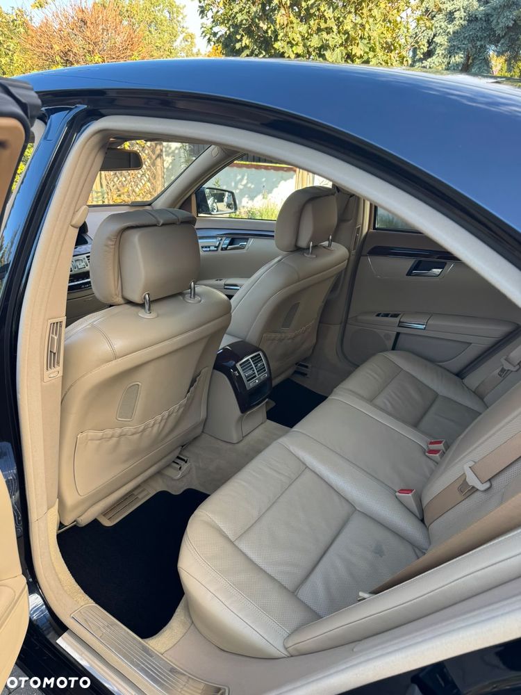 Mercedes-Benz S-Class 2010 photo 4