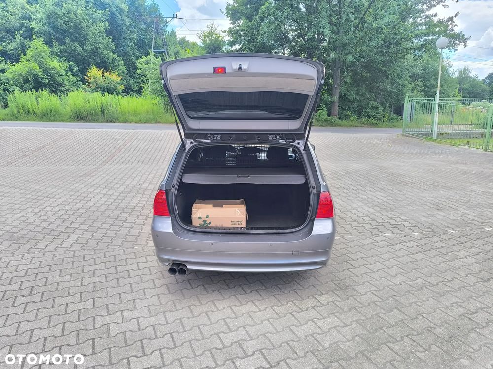 BMW Seria 3 320d DPF Edition Sport - 14
