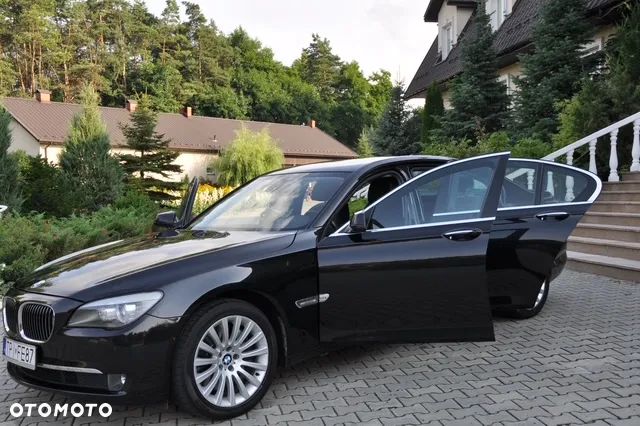 BMW Seria 7 750Li xDrive - 17