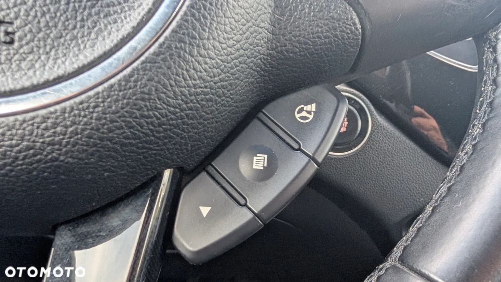 Kia Carens 1.6 GDI Attract - 19