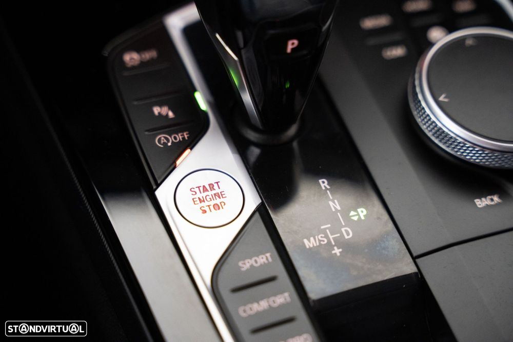 BMW 116 d Pack Desportivo M Auto - 16