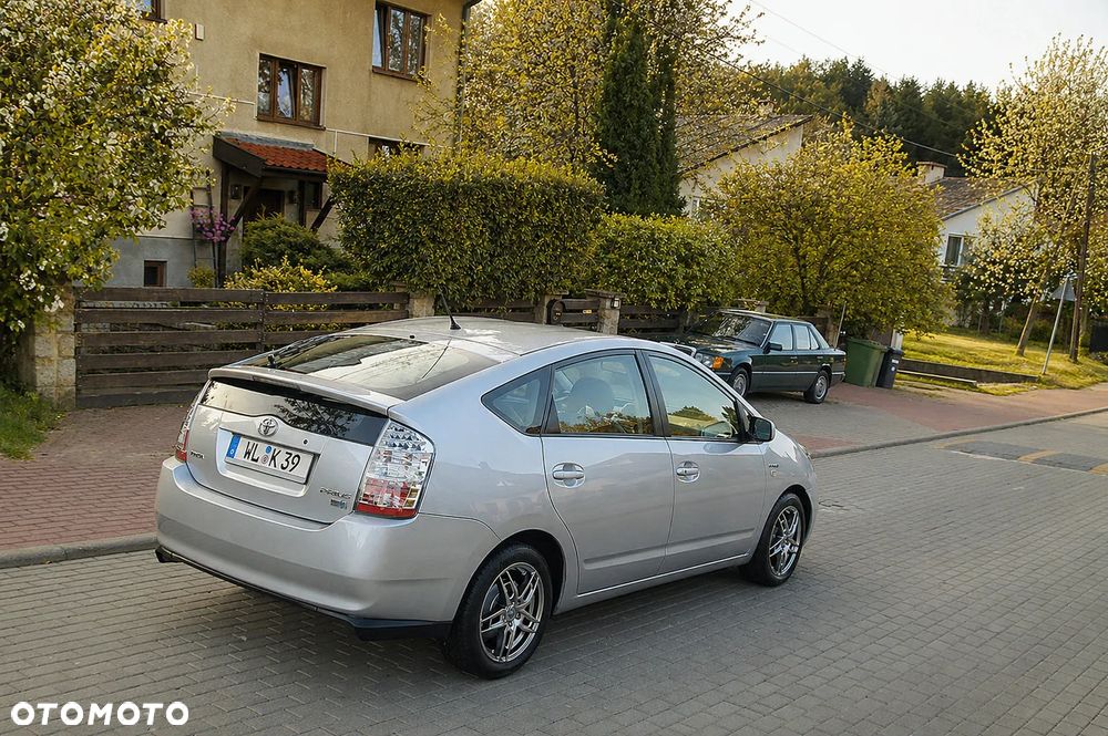 Toyota Prius 1.5 VVT-i Prestige - 6