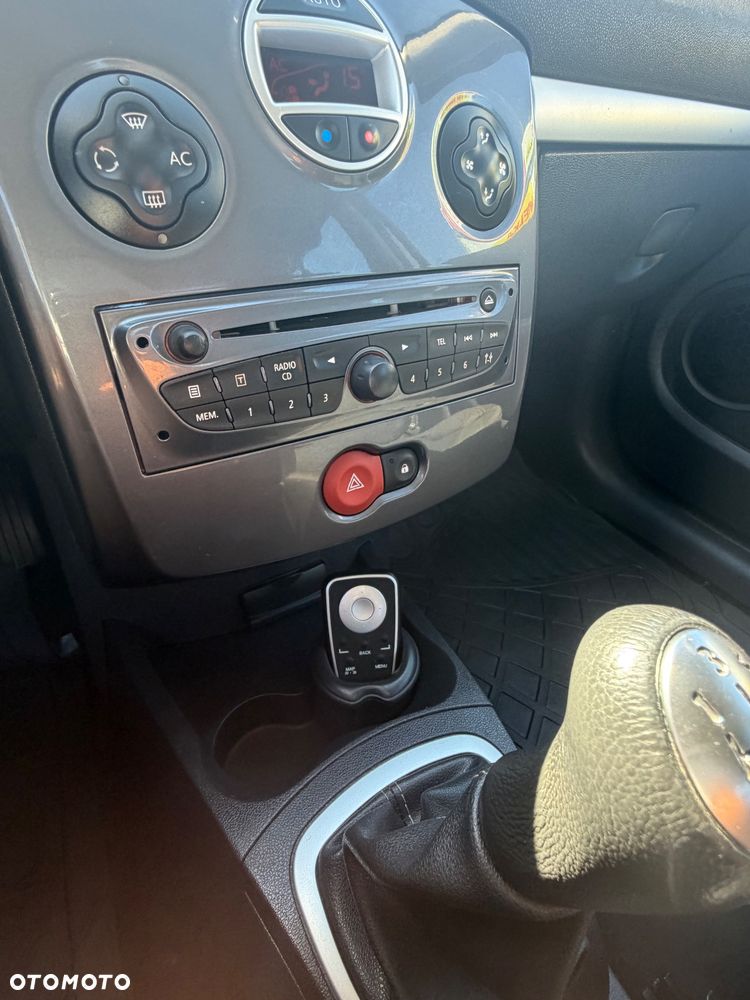 Renault Clio 1.2 16V Business - 23