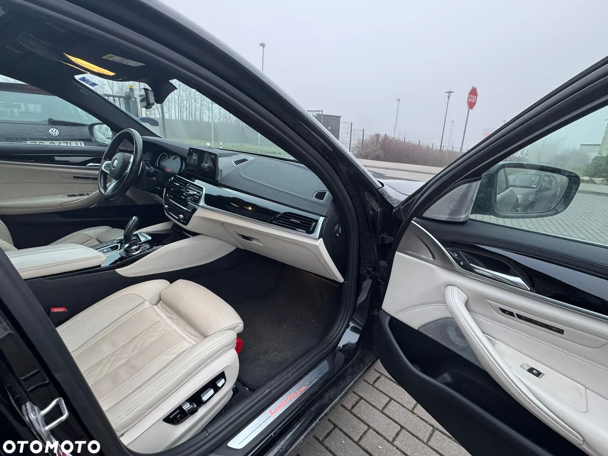 BMW Seria 5 530d xDrive Luxury Line - 35