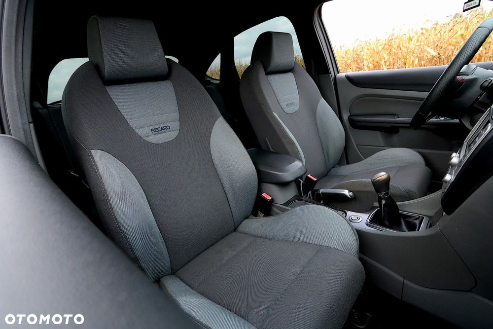 Ford Focus ST - 11