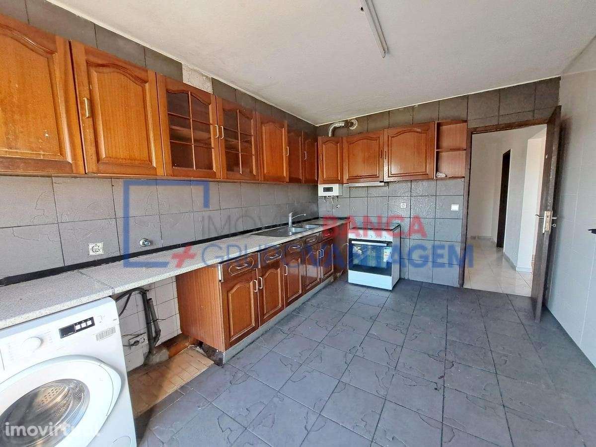 APARTAMENTO T3 A VENDA - Grande imagem: 2/27
