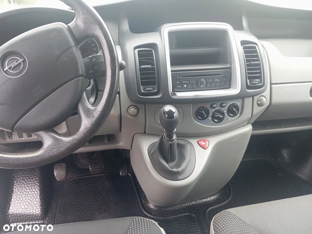 Opel Vivaro L2H1 2.9t - 12