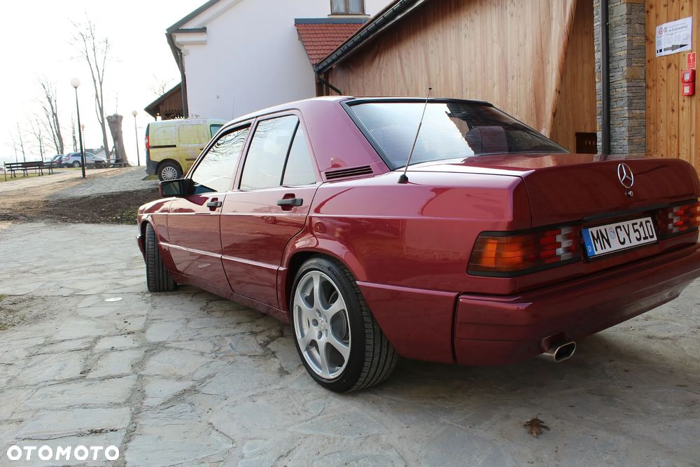 Mercedes-Benz W201 (190) - 3