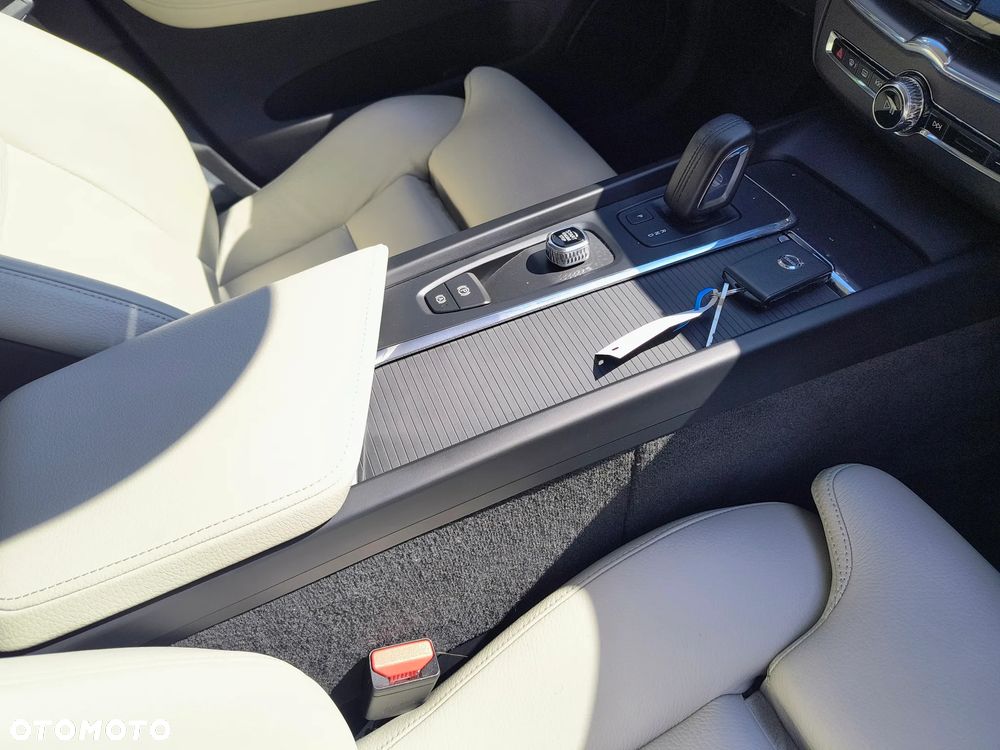 Volvo XC 60 B5 B AWD Momentum - 17