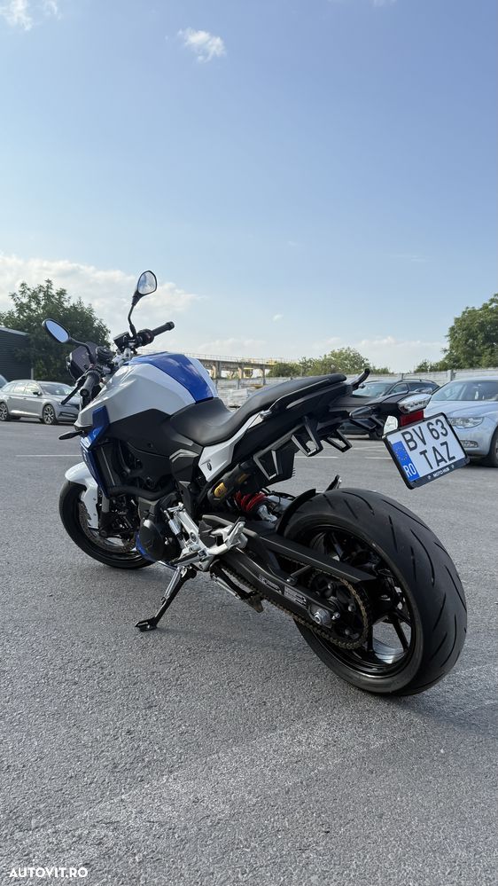 BMW F900R - 4