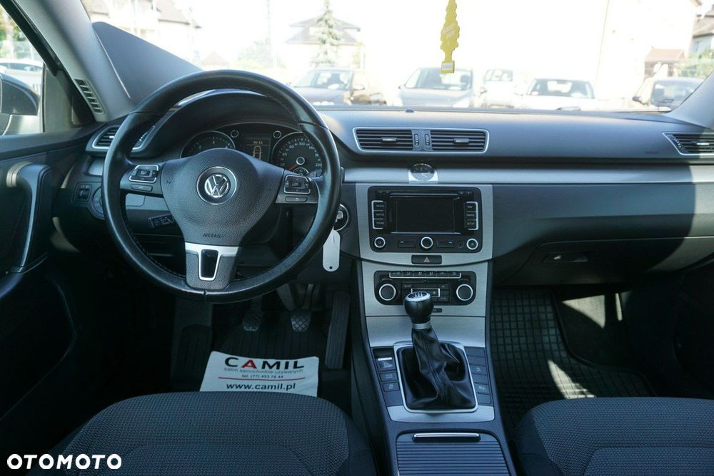 Volkswagen Passat - 16