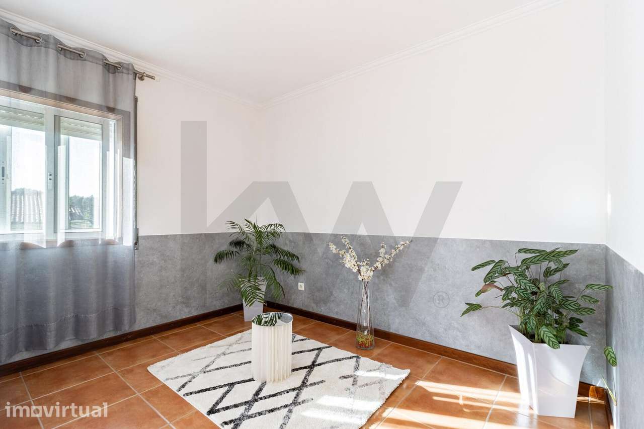 Apartamento T3 com Garagem Fechada, Varanda e Arrumos | Escapães, Sant - Grande imagem: 4/32