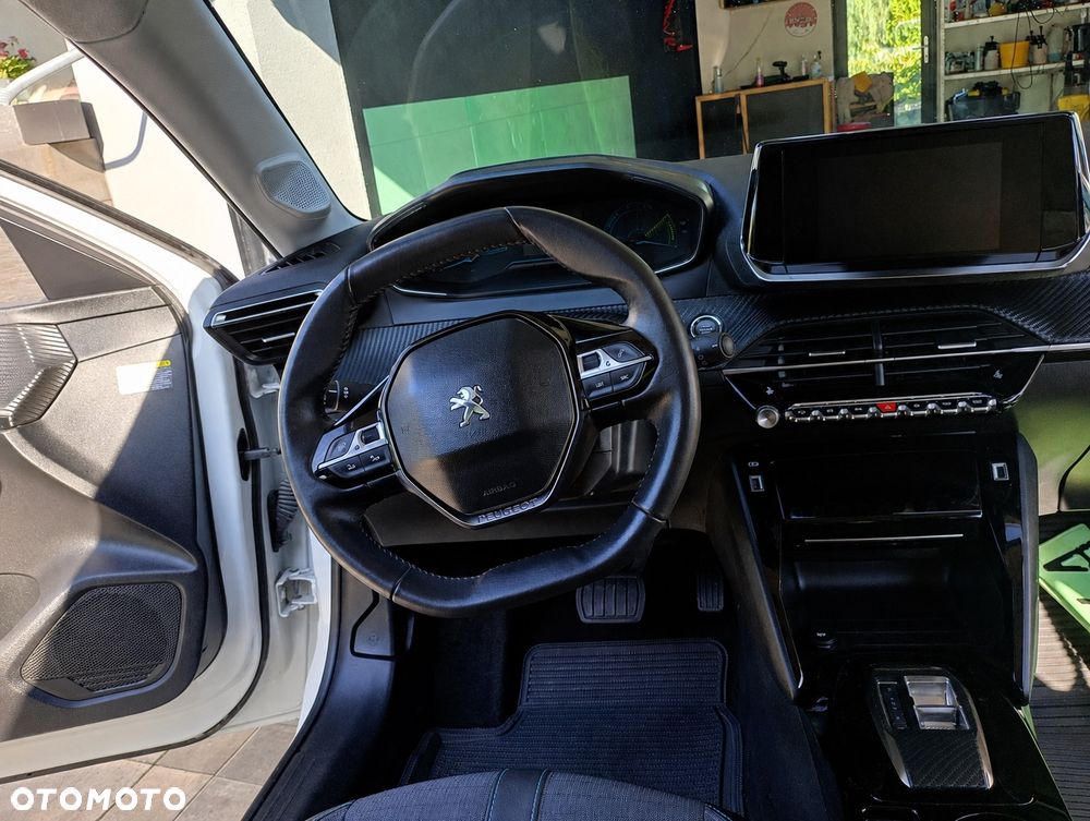 Peugeot 208 Allure - 9