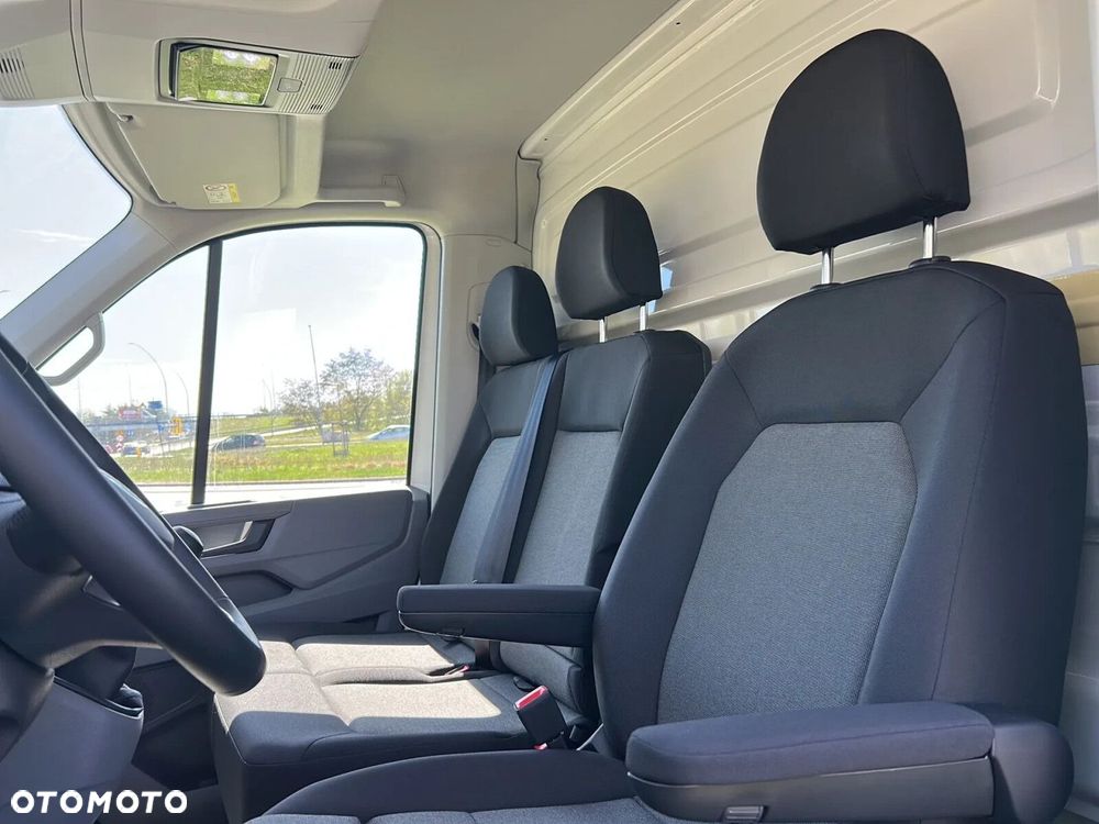 Volkswagen Crafter KONTENER MEBLOWY+WINDA/35 Podwozie z pojedynczą kabiną 2,0 l 163 KM manual r. o.: 4490 mm - 17