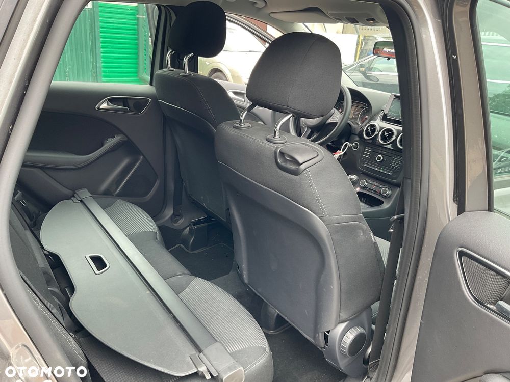 Mercedes-Benz Klasa B 180 d BlueEFFICIENCY Edition Style - 14