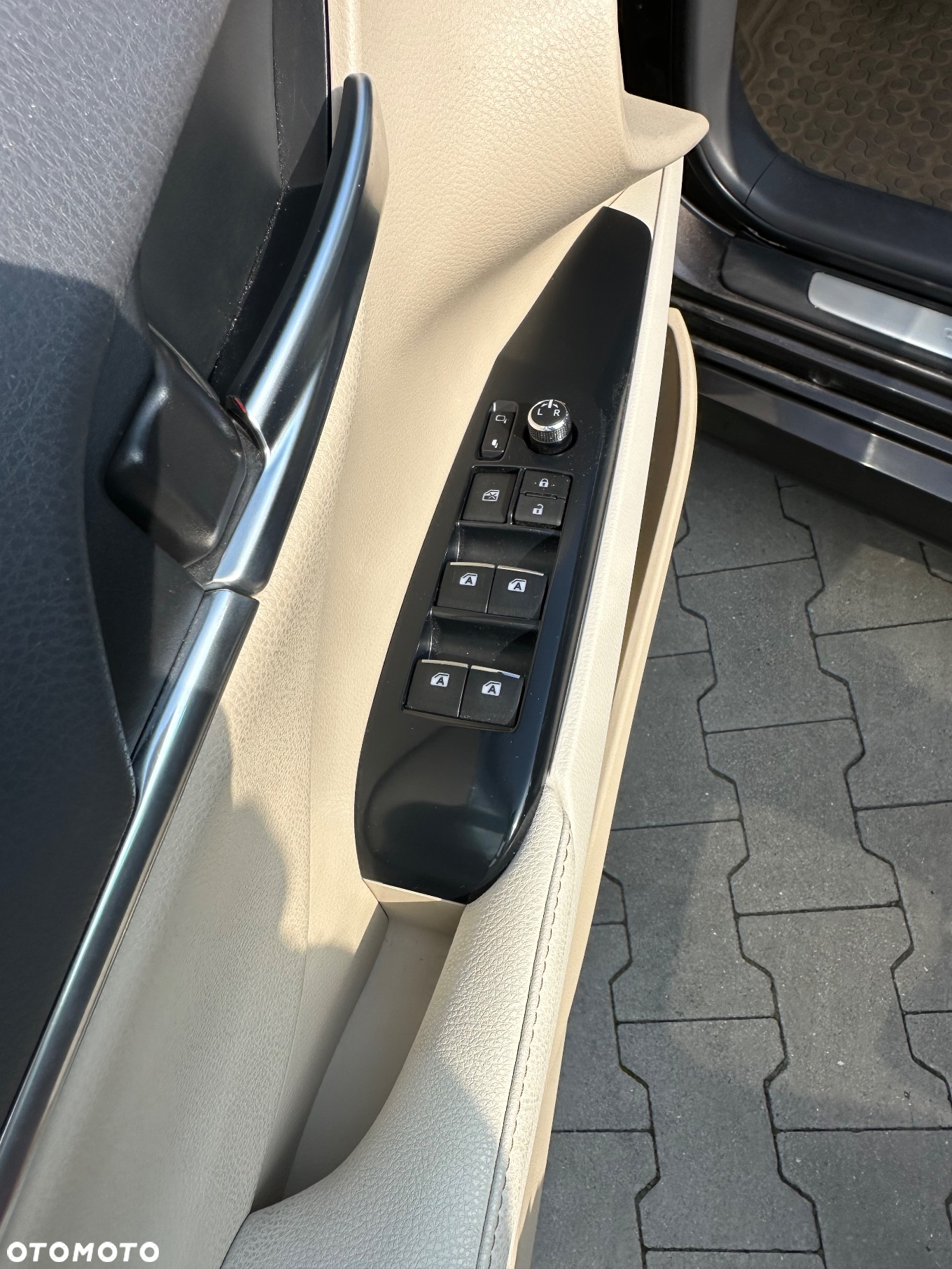 Toyota Camry 2.5 Hybrid Executive CVT - 7