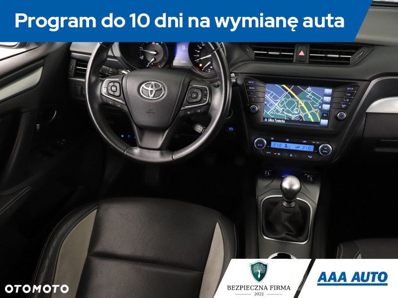 Toyota Avensis - 8