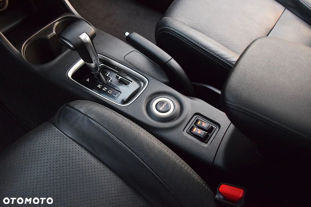 Mitsubishi Outlander 2.2 DI-D 4WD Automatik Diamant Edition+ - 35