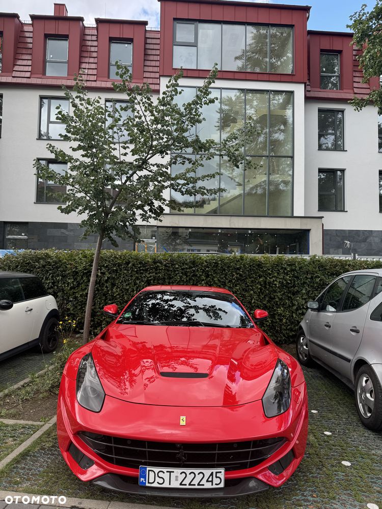 Ferrari F12berlinetta - 16