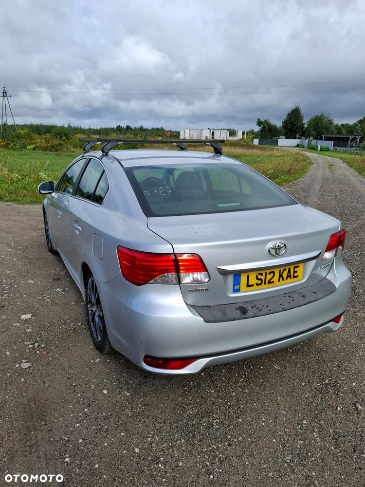 Toyota Avensis - 15