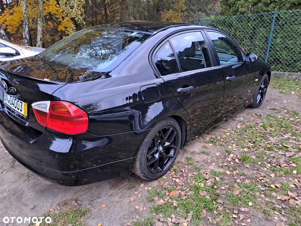 BMW 318I 2006 photo 4