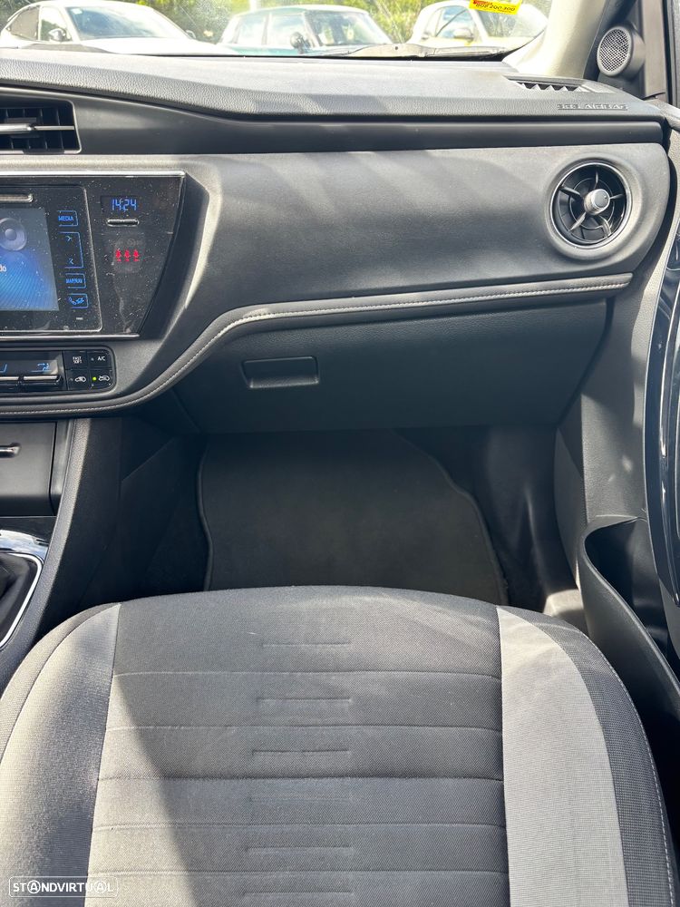 Toyota Auris 1.4 D-4D Comfort - 25