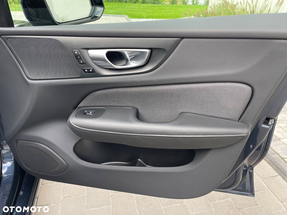 Volvo S60 B4 B Ultimate Dark - 23