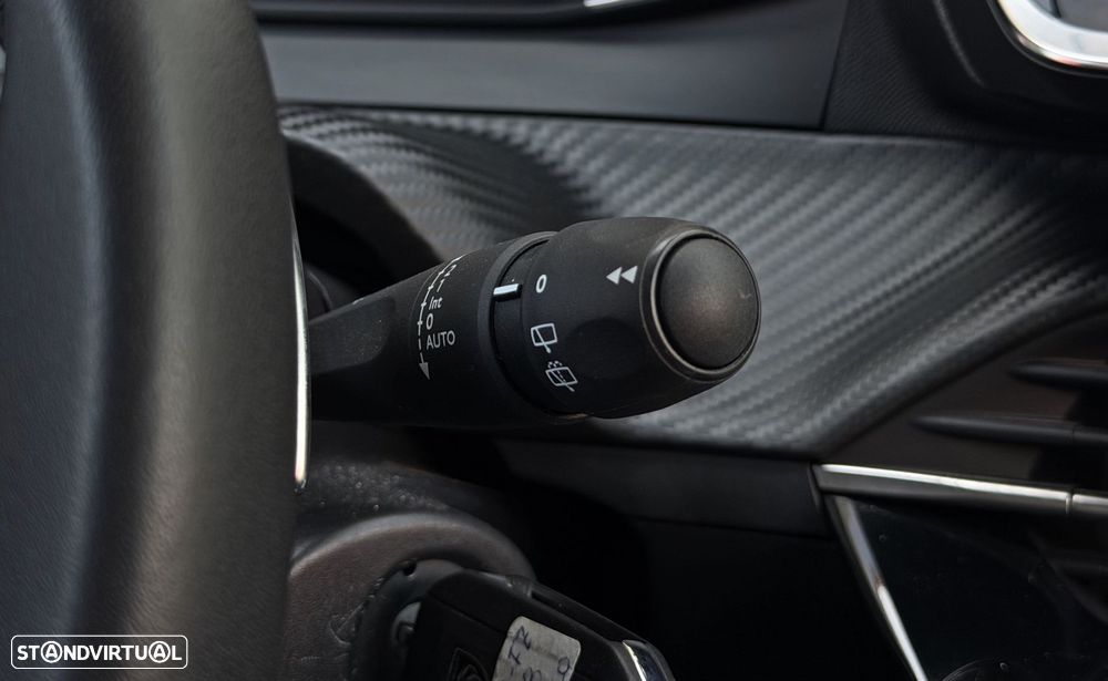 Peugeot 2008 1.2 Hybrid Allure e-DCS6 - 13