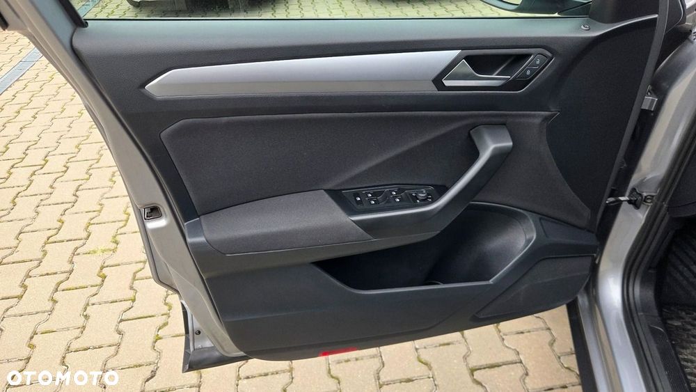 Volkswagen T-Roc 1.5 TSI Life DSG - 20