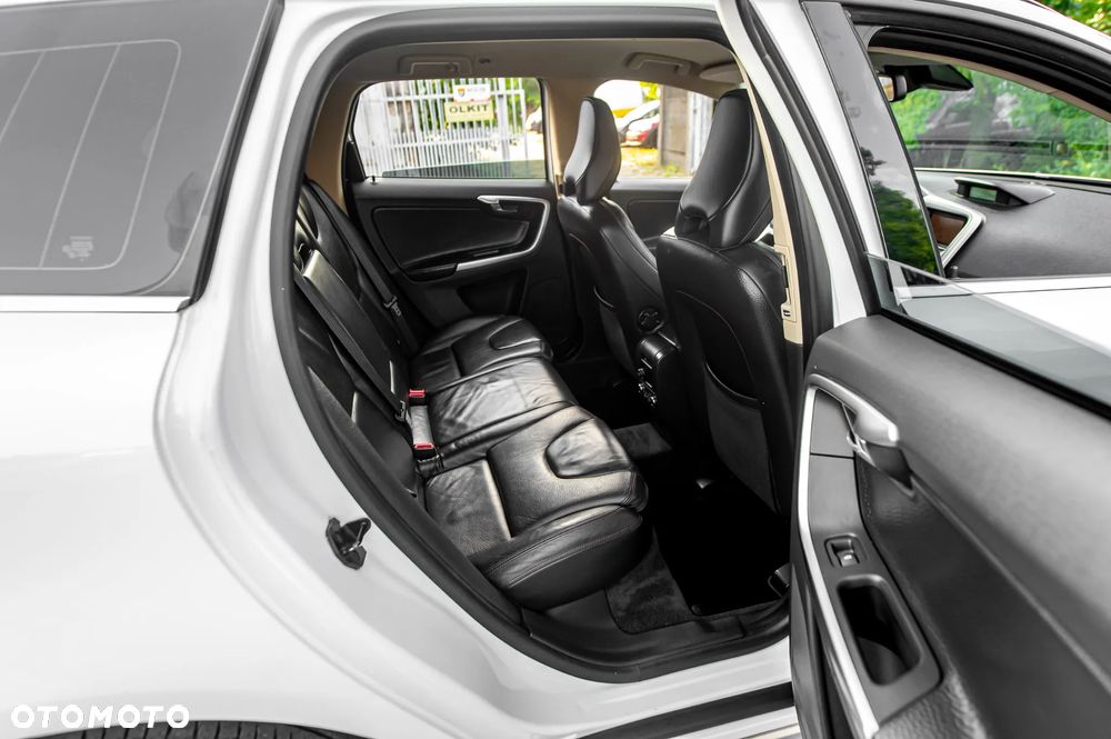 Volvo XC 60 D5 AWD RDesign - 10