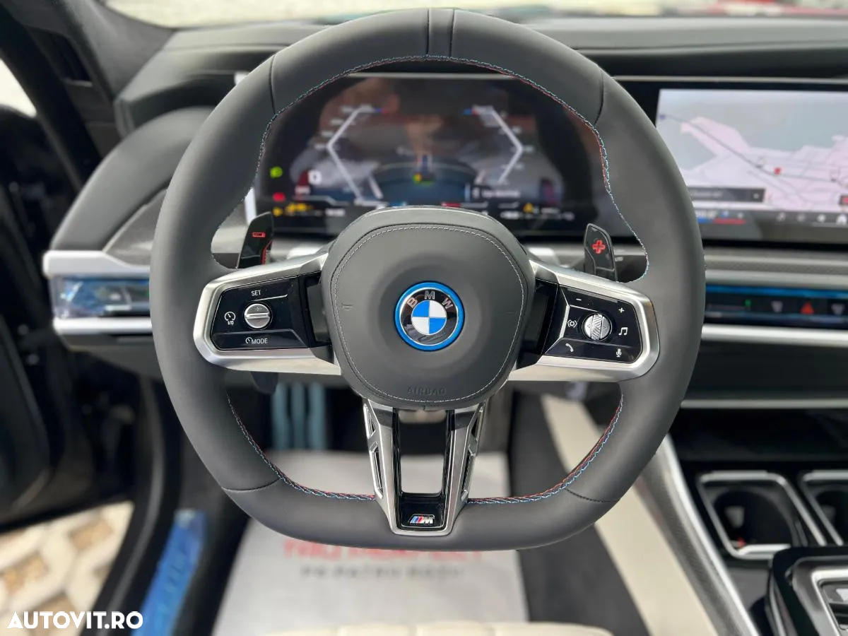 BMW M7 M760e xDrive - 25