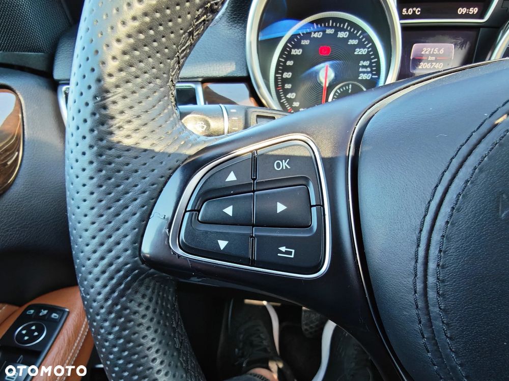 Mercedes-Benz GLS - 18